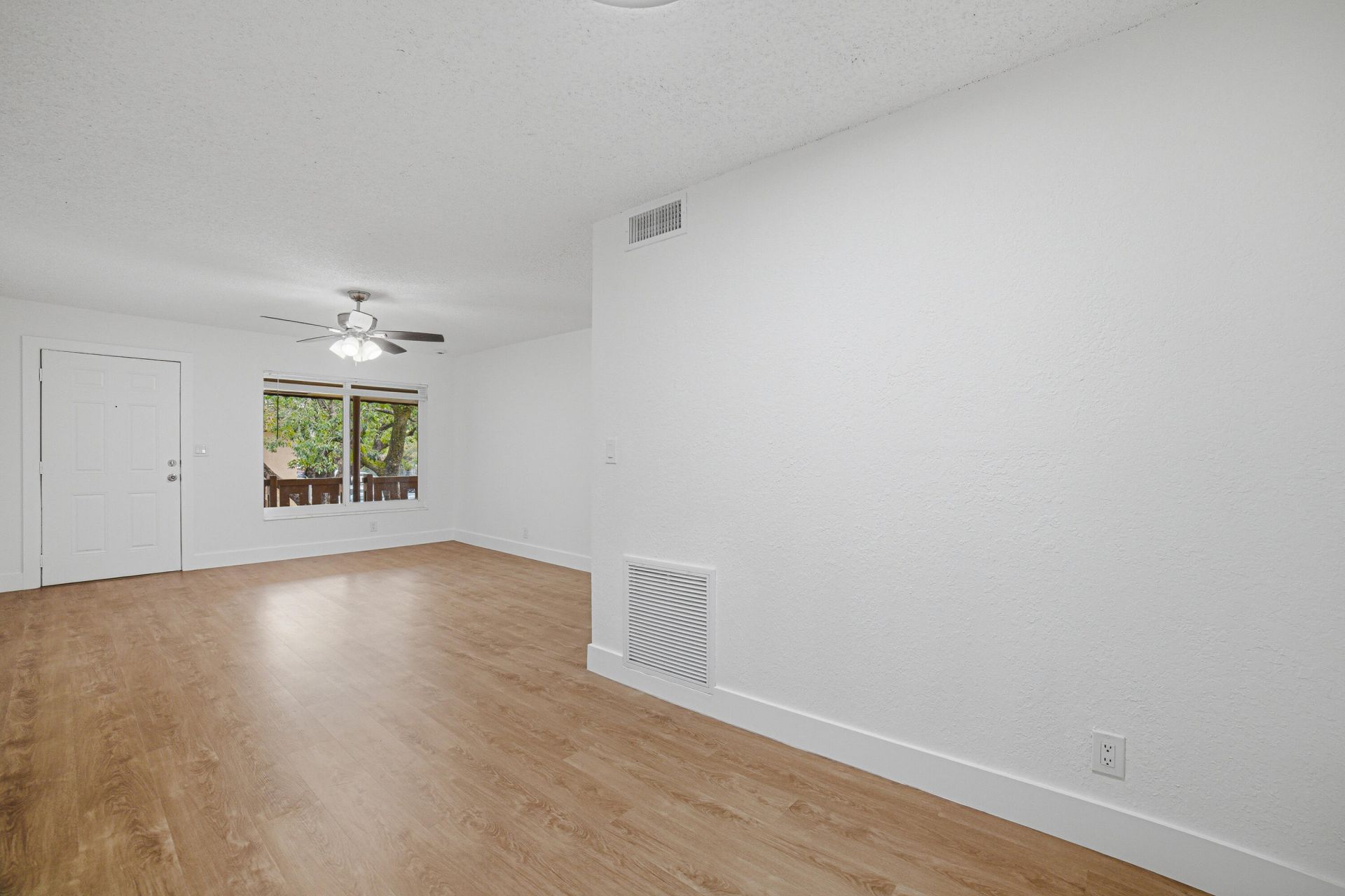 2800 NW 39th Way, Unit 204, Lauderdale Lakes, FL 33311 Photo