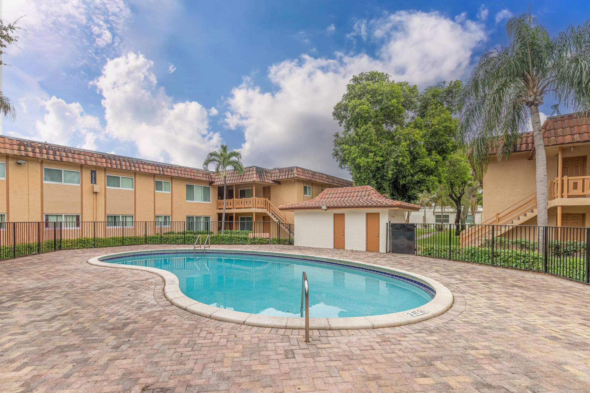 2800 NW 39th Way, Unit 204, Lauderdale Lakes, FL 33311 Photo