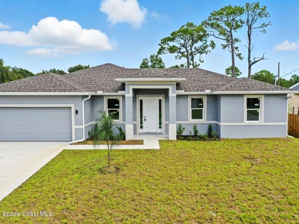 811 Saint Andre Boulevard , Palm Bay, FL 32908