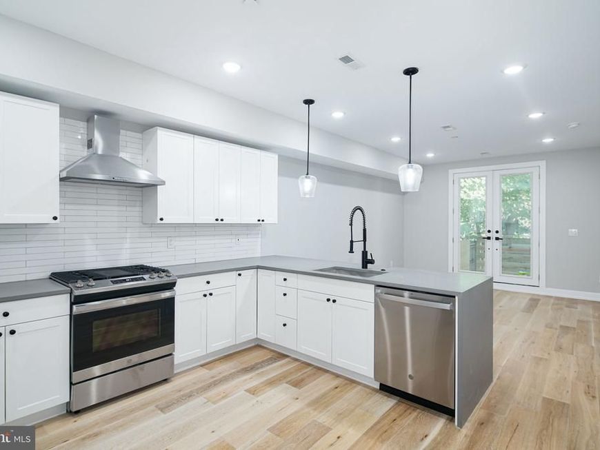 2709 W Jefferson Street, Unit 1, Philadelphia, PA 19121 Main Photo