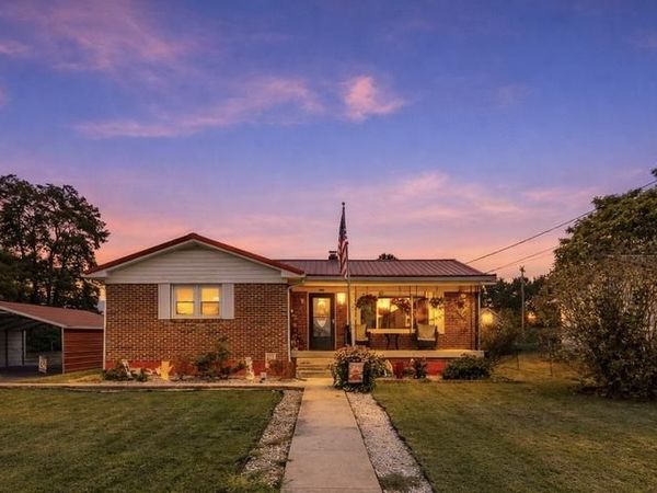 207 CLEMENTS STREET, MOOREFIELD, WV 26836