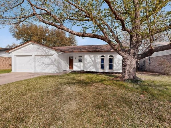 6820 Mickey Drive, Watauga, TX 76148