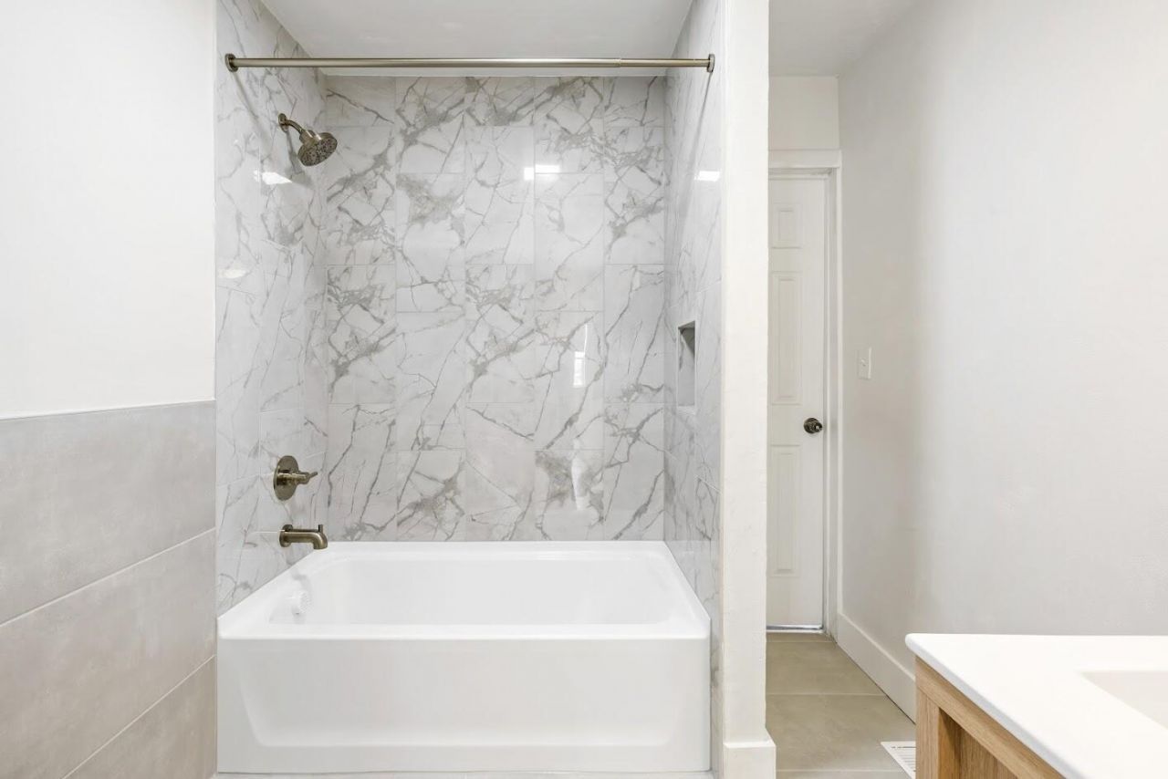 2679 Olympia Avenue Photo 13