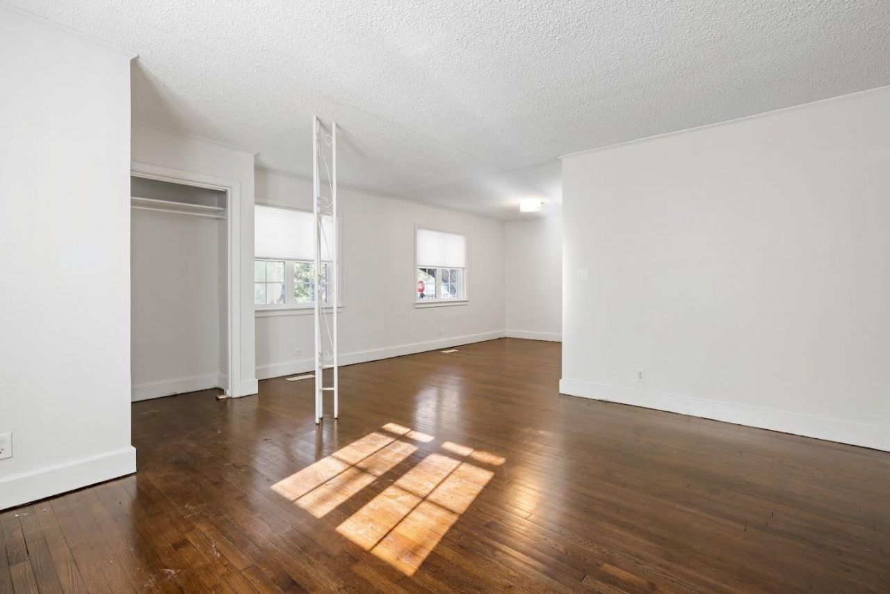 2679 Olympia Avenue Photo 6