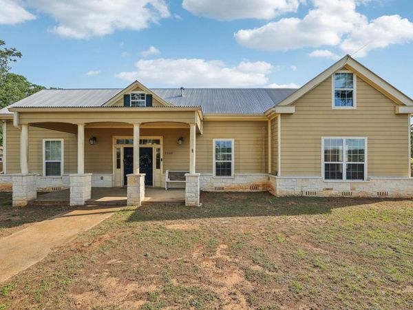 1200 County Road 211, Giddings, TX 78942