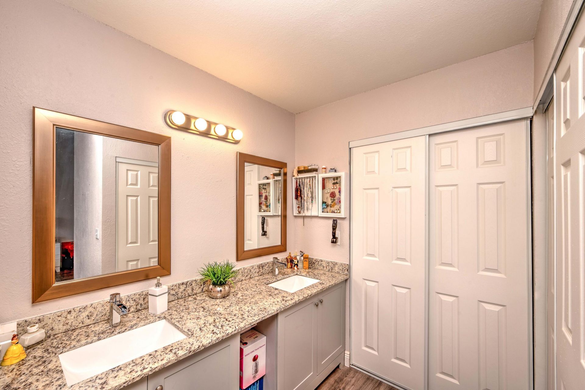 621 Lakeshore Terrace, Davie, FL 33325 Photo