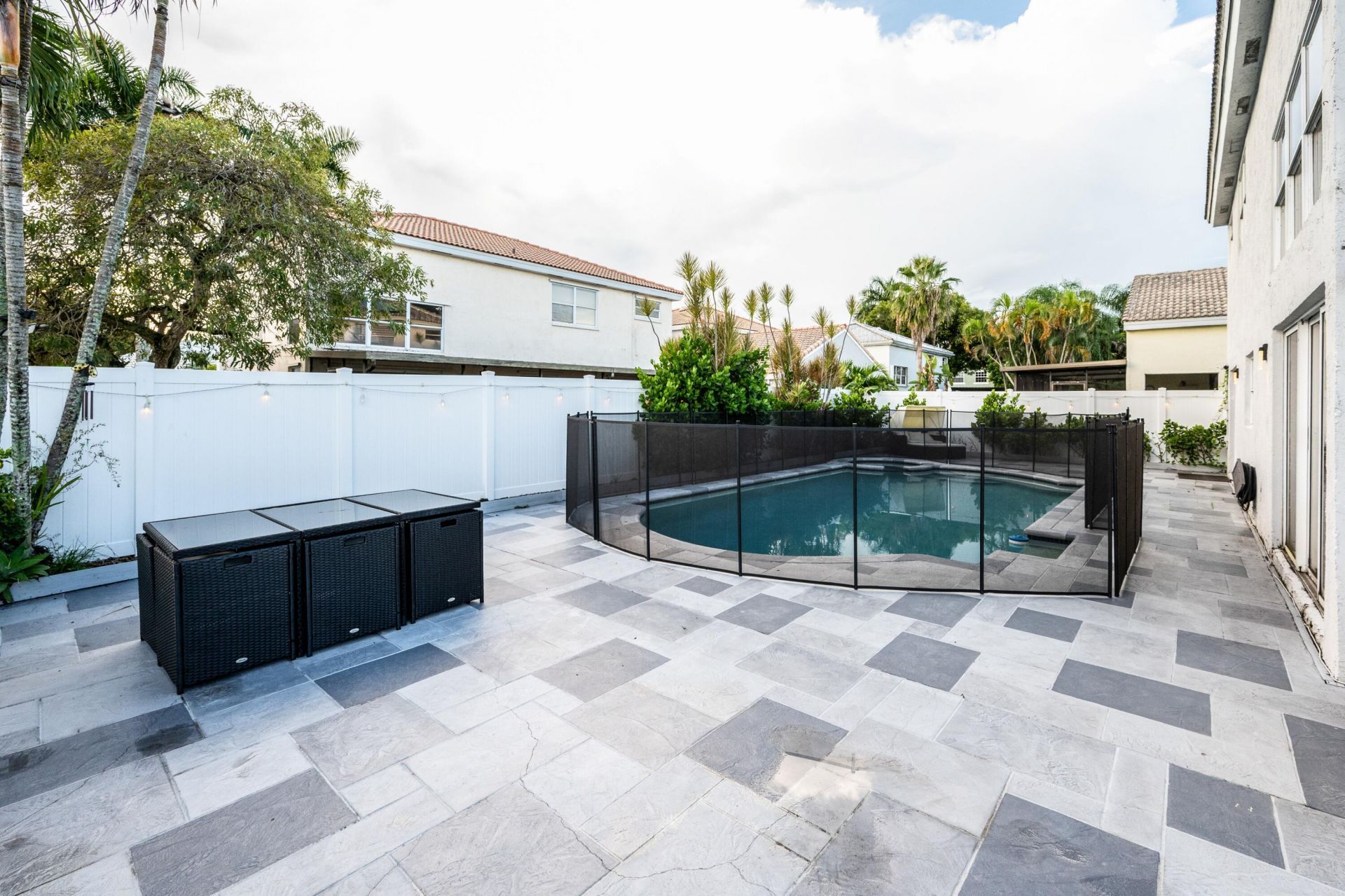 621 Lakeshore Terrace, Davie, FL 33325 Photo