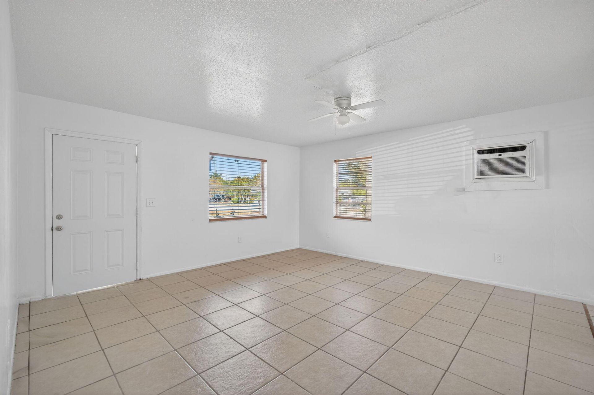 4600 Kelmar Drive, West Palm Beach, FL 33422 Photo