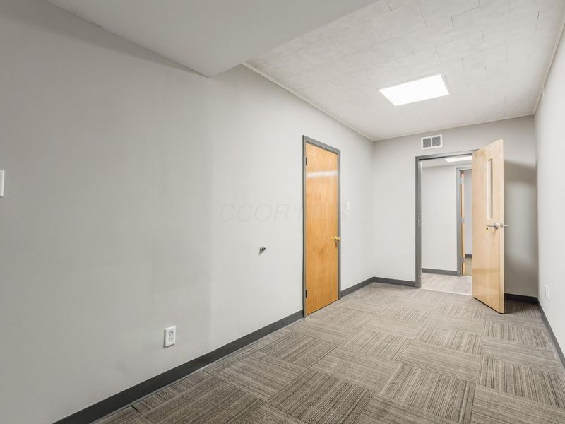 1251 W Broad , Columbus, OH 43222 Photo 24