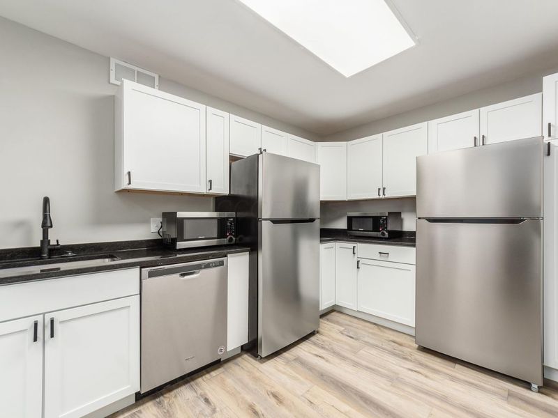 1251 W Broad , Columbus, OH 43222 Photo 30