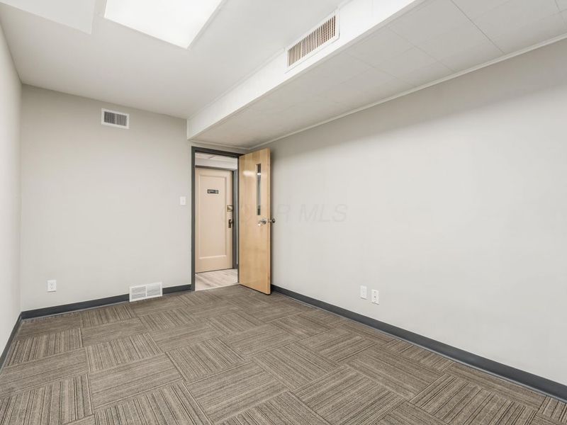 1251 W Broad , Columbus, OH 43222 Photo 40