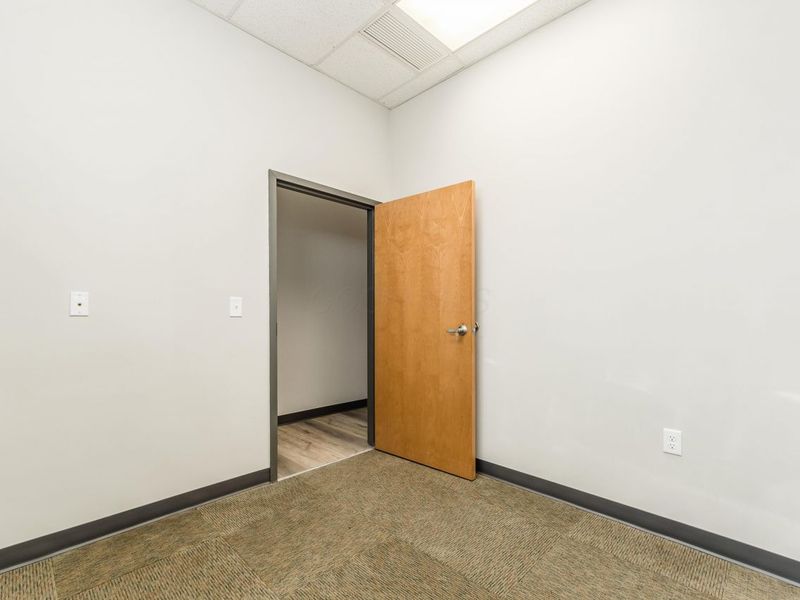 1251 W Broad , Columbus, OH 43222 Photo 45