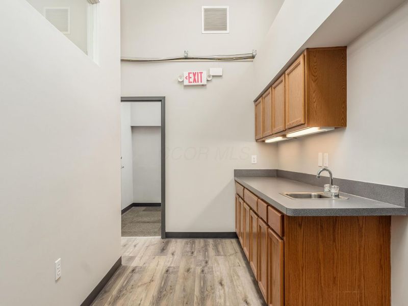 1251 W Broad , Columbus, OH 43222 Photo 54