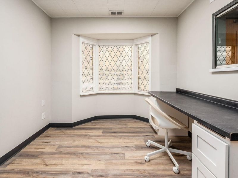 1251 W Broad , Columbus, OH 43222 Photo 8