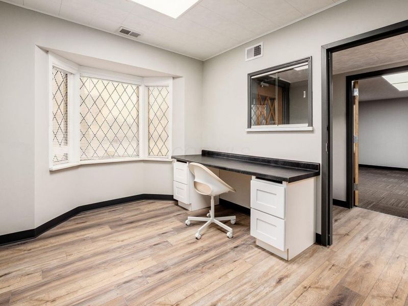 1251 W Broad , Columbus, OH 43222 Photo 9