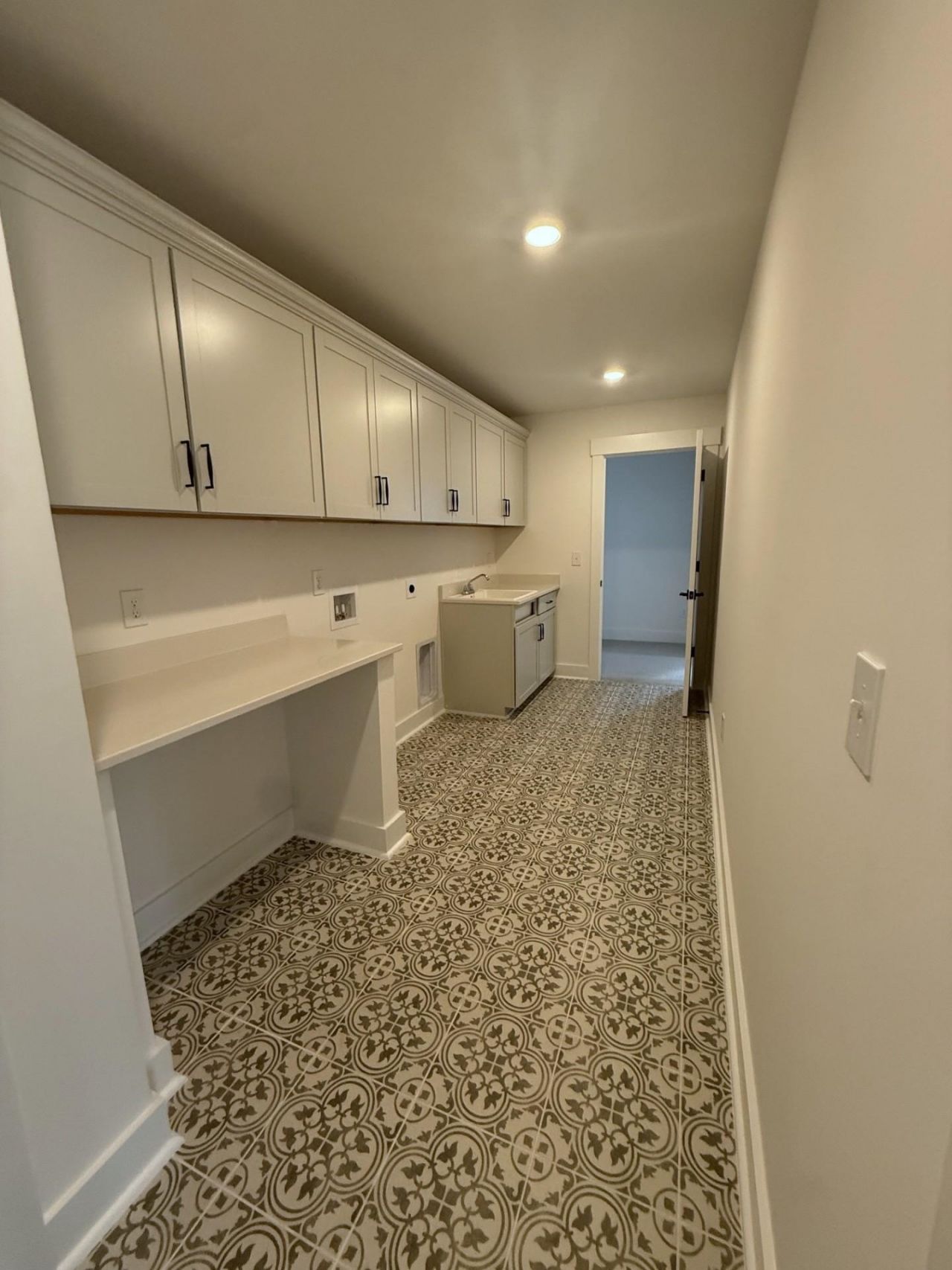 6293 Zoe Way Photo 8
