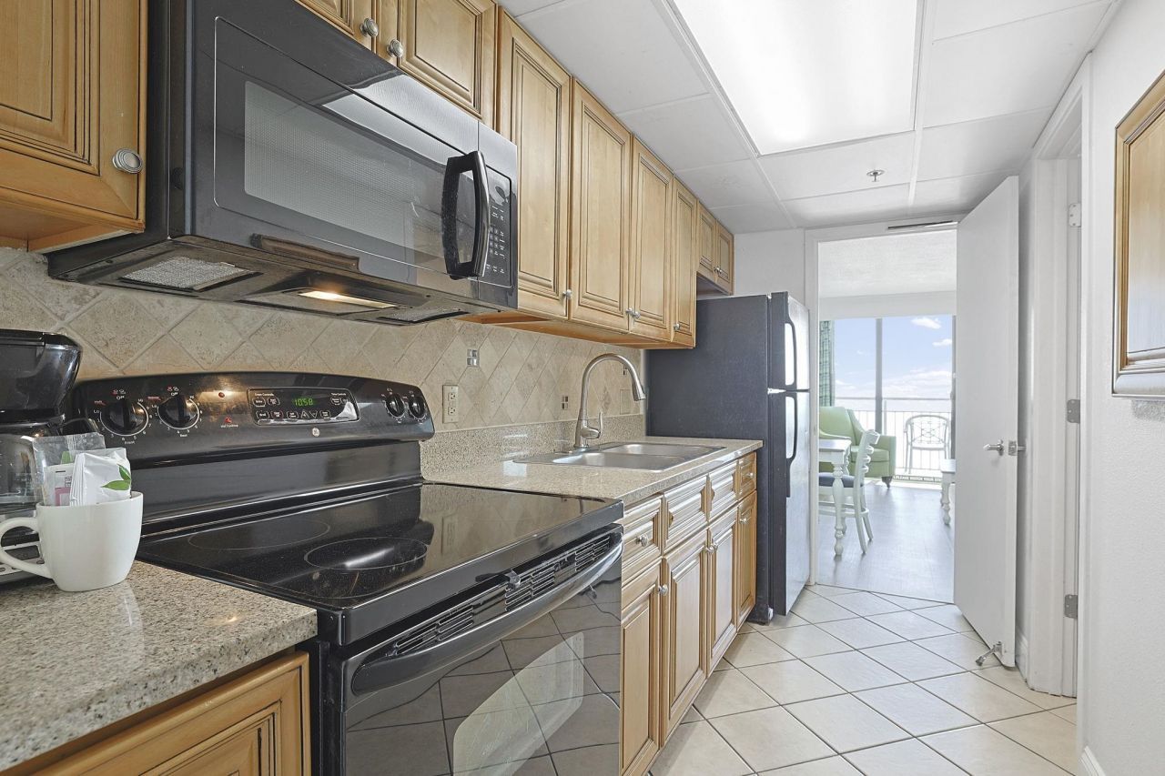 3000 N Ocean Blvd. Photo 7