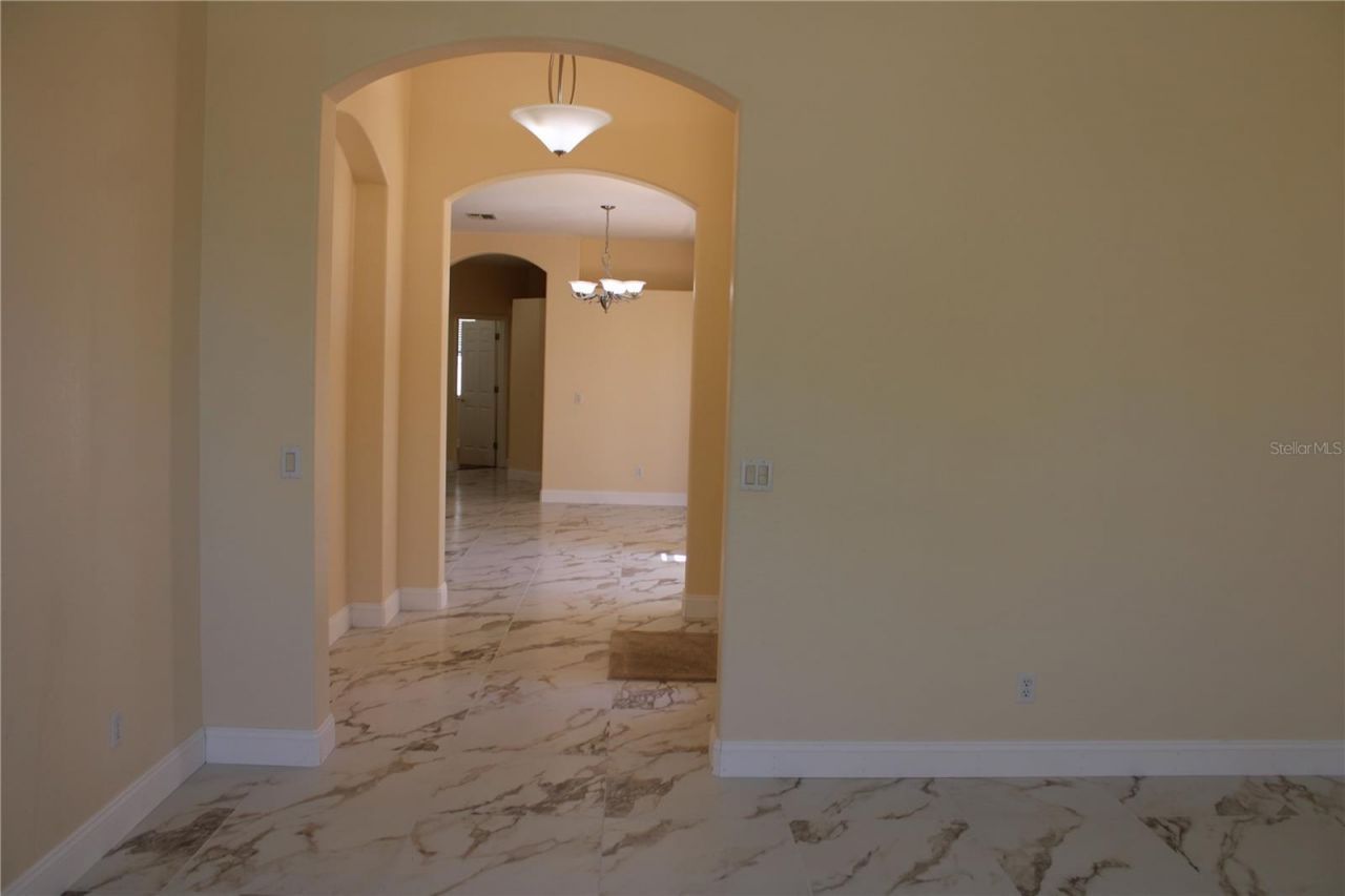 7803 33rd Street E, Sarasota, FL 34243 Photo