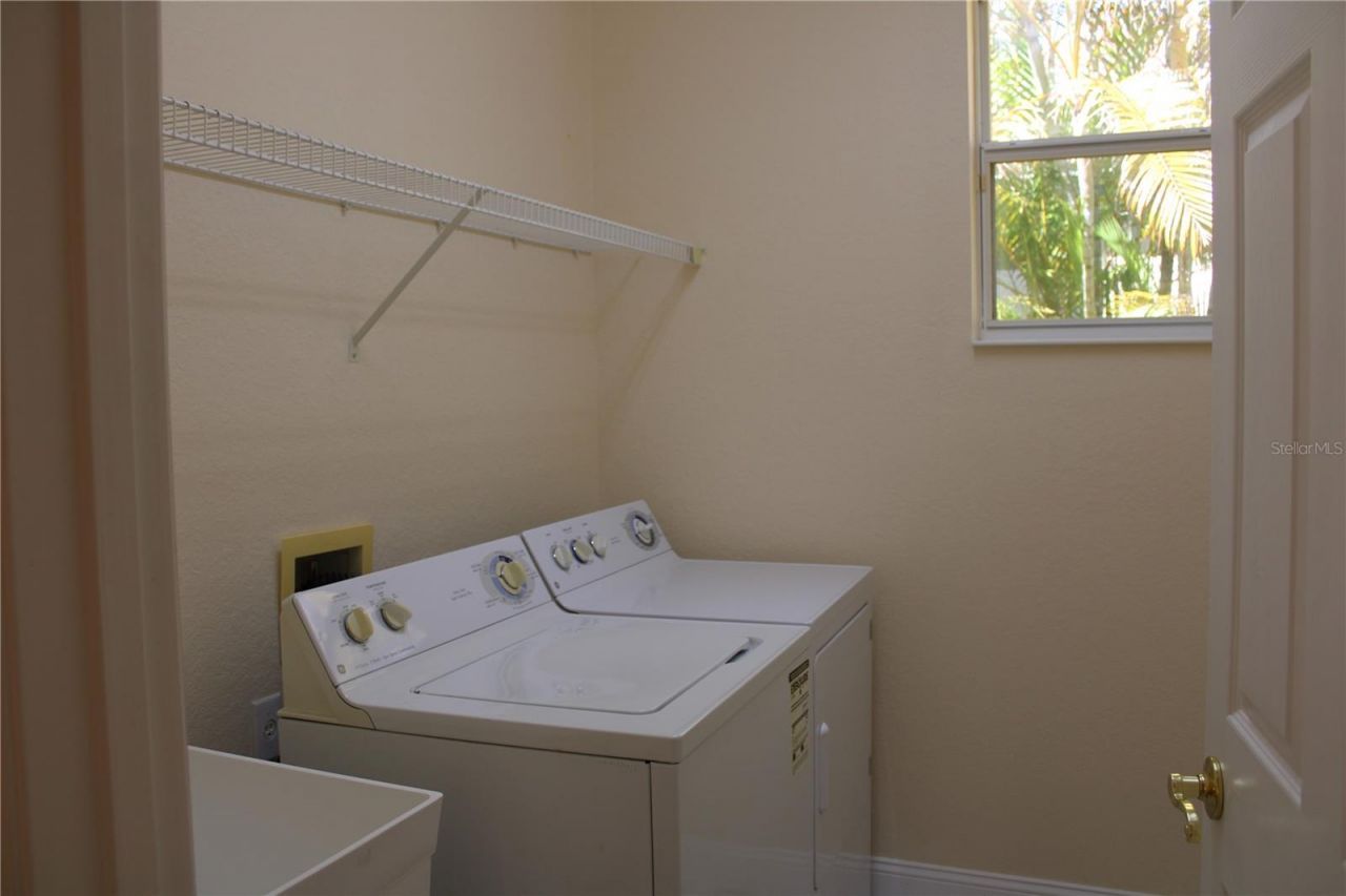 7803 33rd Street E, Sarasota, FL 34243 Photo