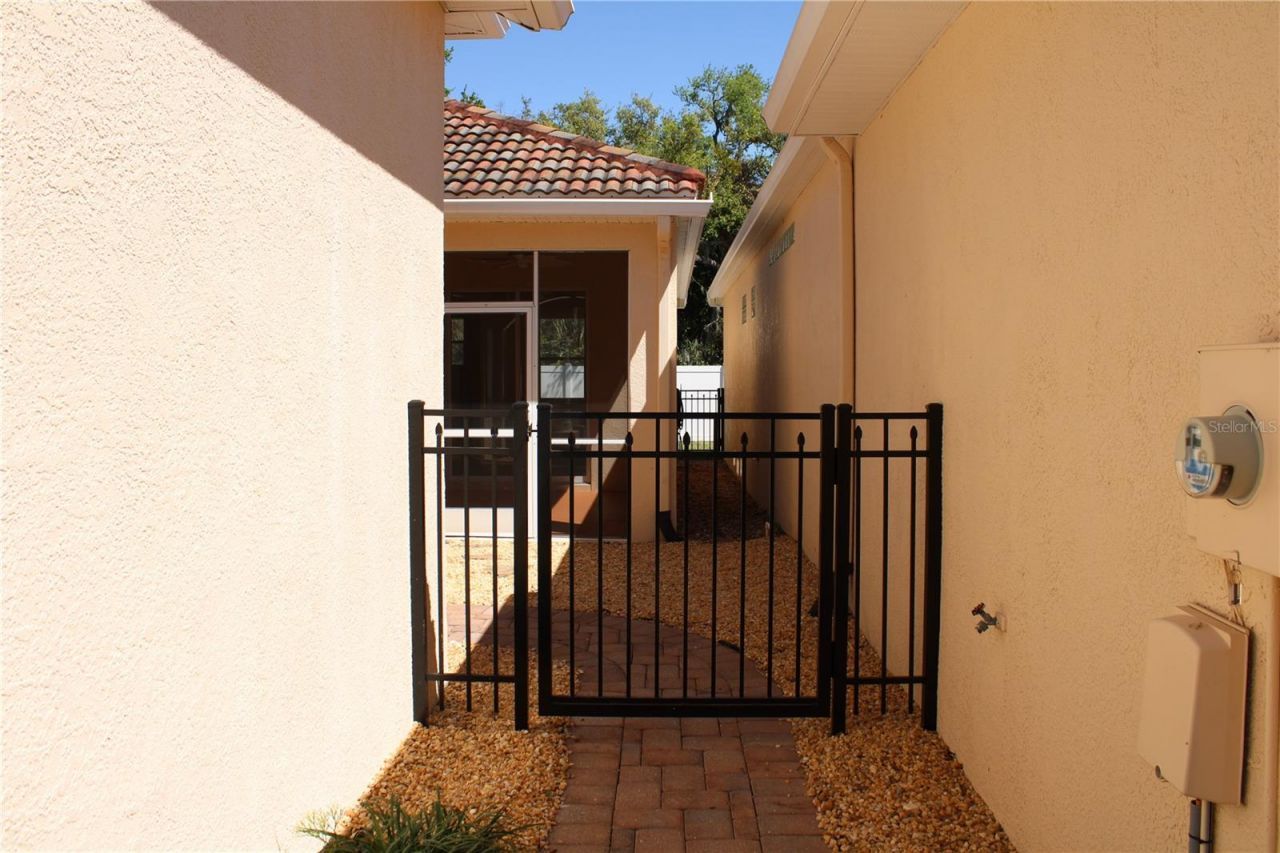 7803 33rd Street E, Sarasota, FL 34243 Photo