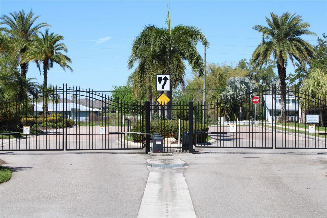 7803 33rd Street E, Sarasota, FL 34243 Photo