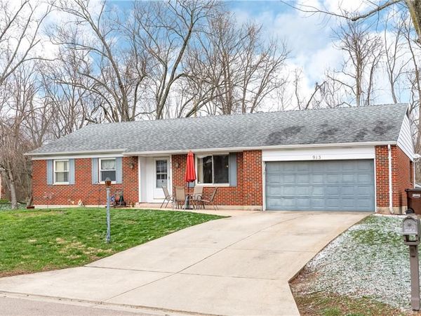 913 Debbie Court, Clayton, OH 45415