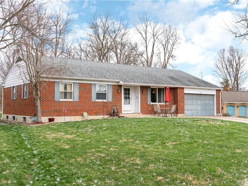 913 Debbie Court, Clayton, OH 45415 Photo 3