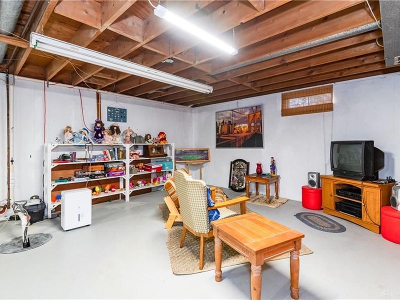 913 Debbie Court, Clayton, OH 45415 Photo 32