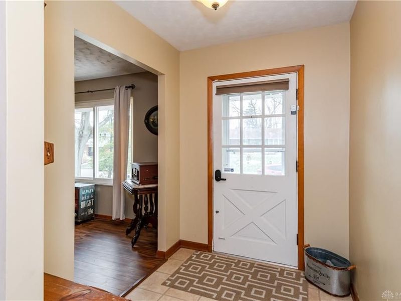 913 Debbie Court, Clayton, OH 45415 Photo 4