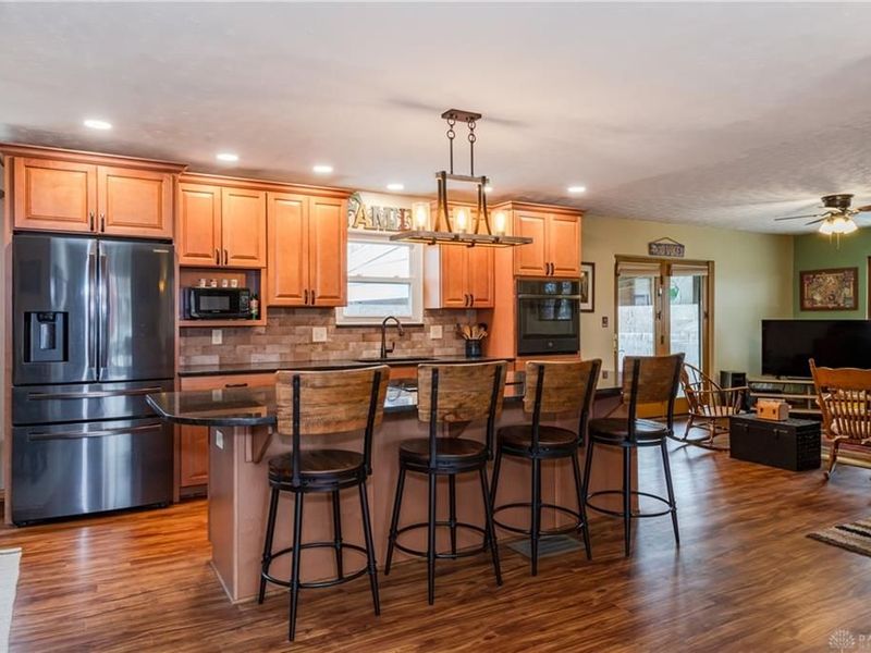 913 Debbie Court, Clayton, OH 45415 Photo 5