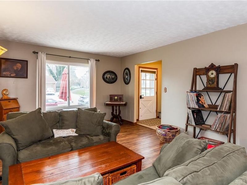 913 Debbie Court, Clayton, OH 45415 Photo 6