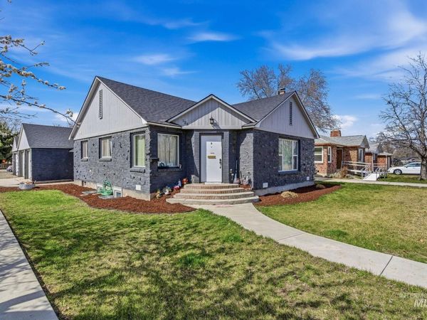 123 S Holly St, Nampa, ID 83686