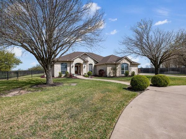 117 S Sentry PT, Hutto, TX 78634