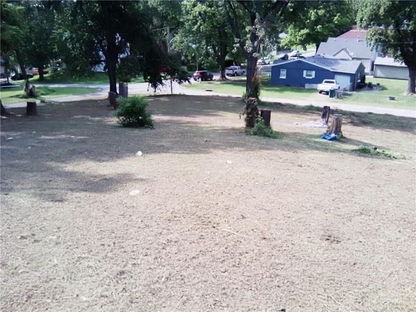 1601 S 18th Street, St Joseph, MO 64507