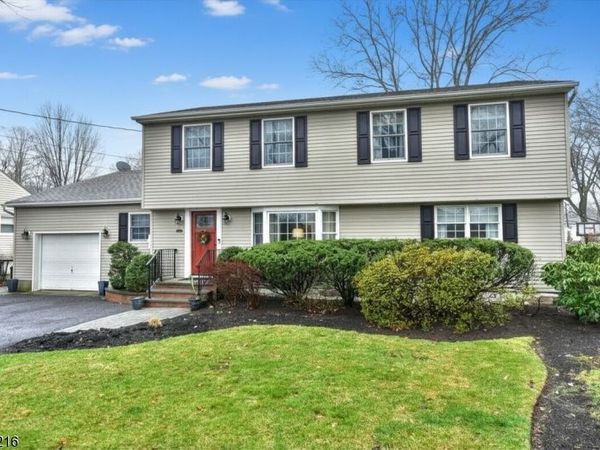 84 W Midland Ave, Paramus, NJ 07652