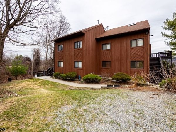 4 Wack Wack, Vernon, NJ 07462