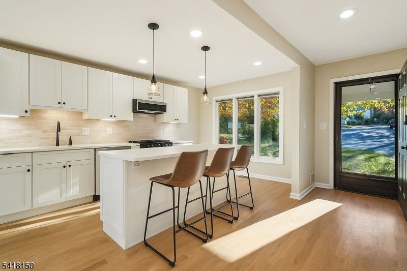 16 Minnisink Dr, Roseland, NJ 07068 Main Photo