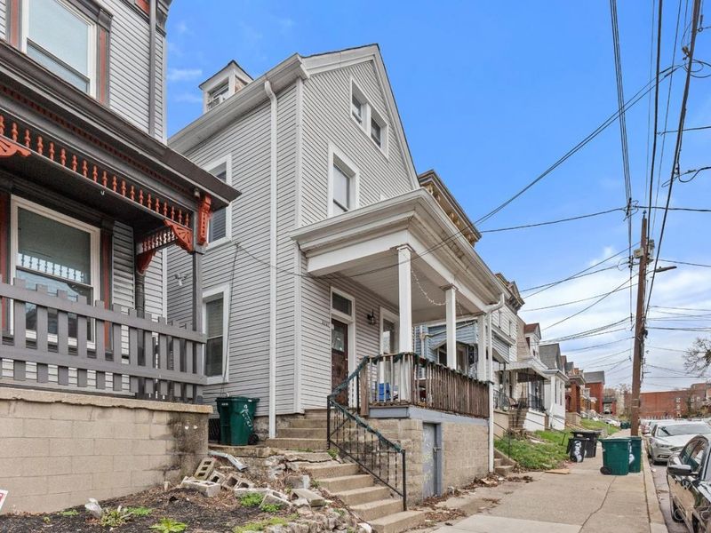 2327 Stratford Avenue, Cincinnati, OH 45219 Photo 2