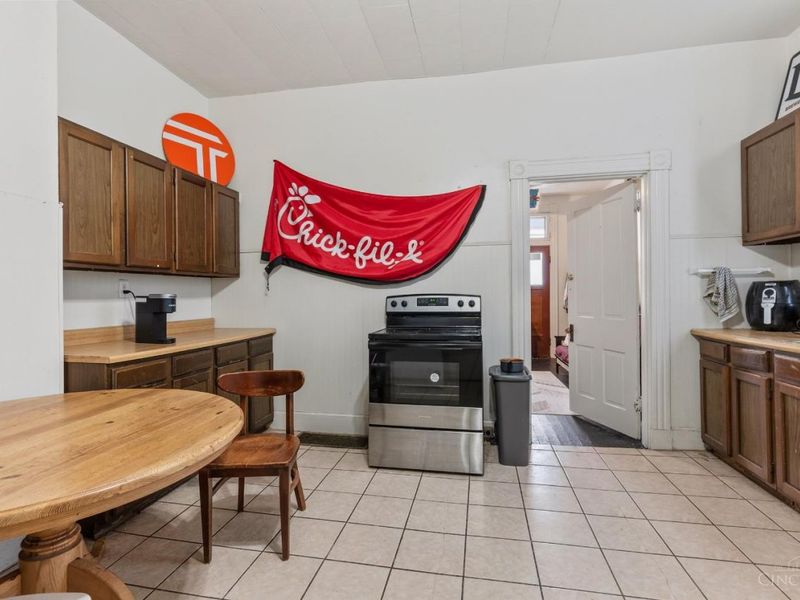 2327 Stratford Avenue, Cincinnati, OH 45219 Photo 5