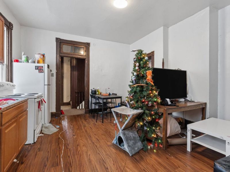 2327 Stratford Avenue, Cincinnati, OH 45219 Photo 8