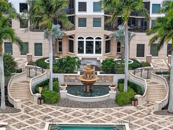 1060 Borghese LN, Unit 702, NAPLES, FL 34114