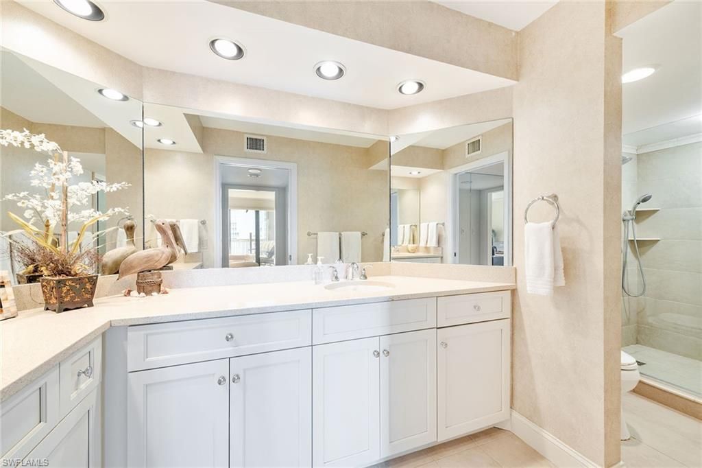 4551 Gulf Shore Blvd N, Unit 706, Naples, FL 34103 Photo