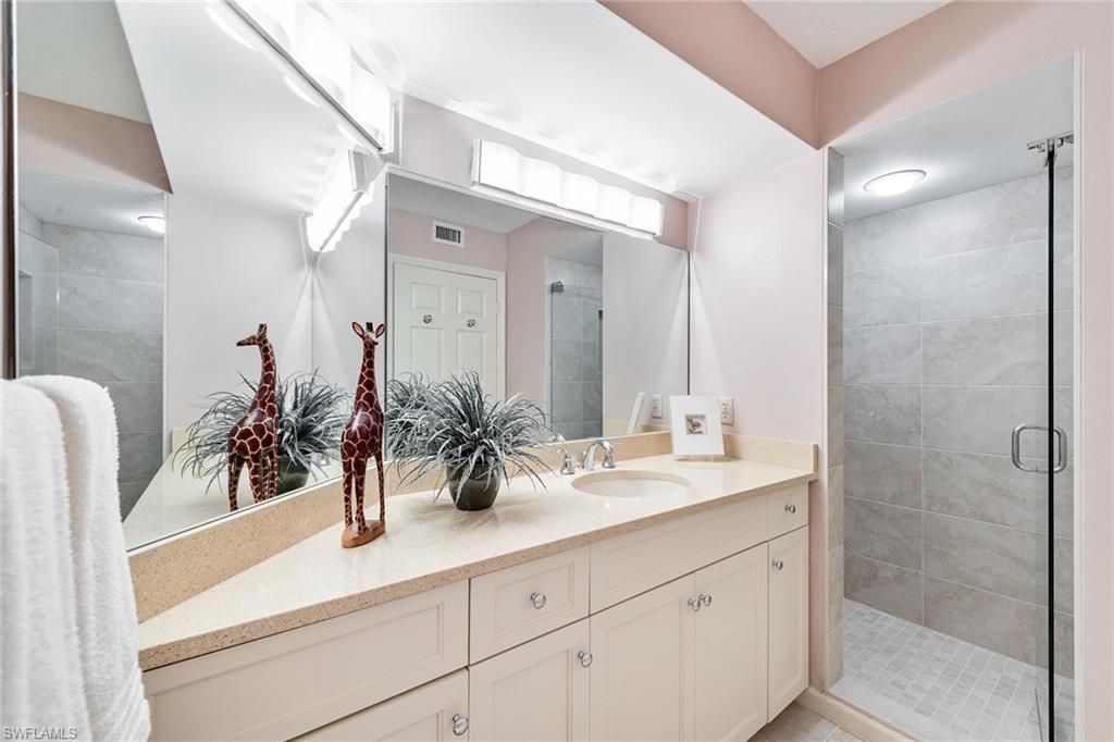 4551 Gulf Shore Blvd N, Unit 706, Naples, FL 34103 Photo