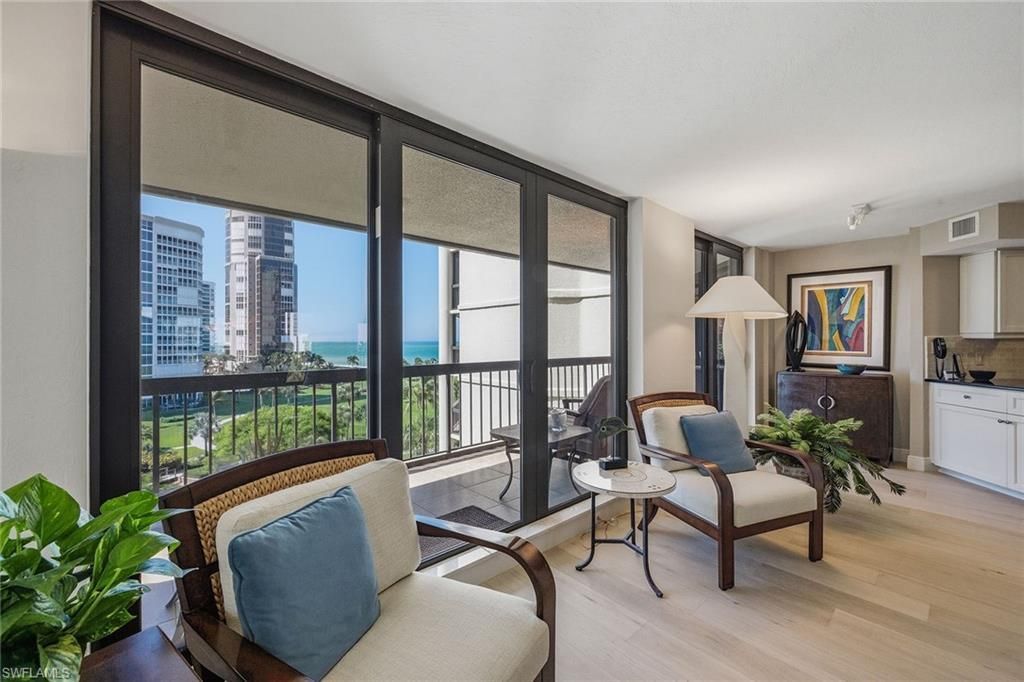 4551 Gulf Shore Blvd N, Unit 706, Naples, FL 34103 Photo