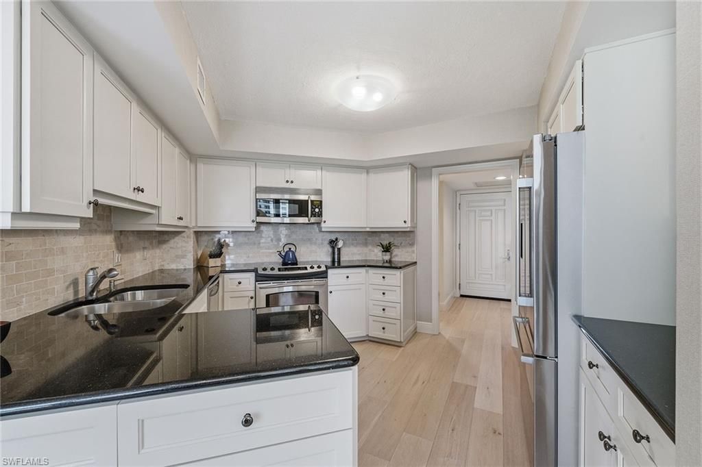 4551 Gulf Shore Blvd N, Unit 706, Naples, FL 34103 Photo