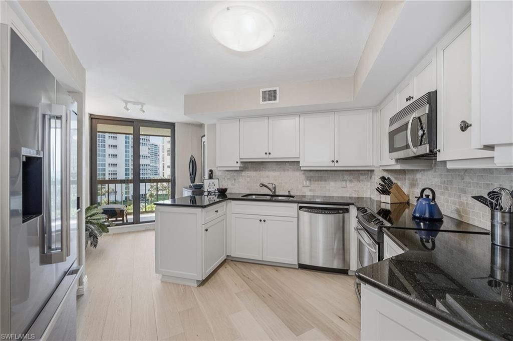 4551 Gulf Shore Blvd N, Unit 706, Naples, FL 34103 Photo