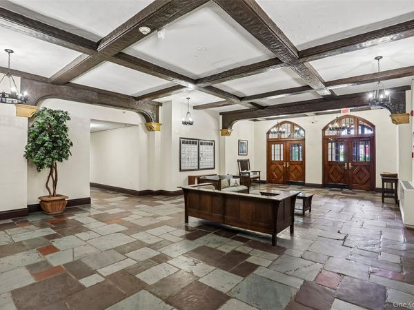 65 McKinley Avenue, Unit C2-9, White Plains, NY 10606