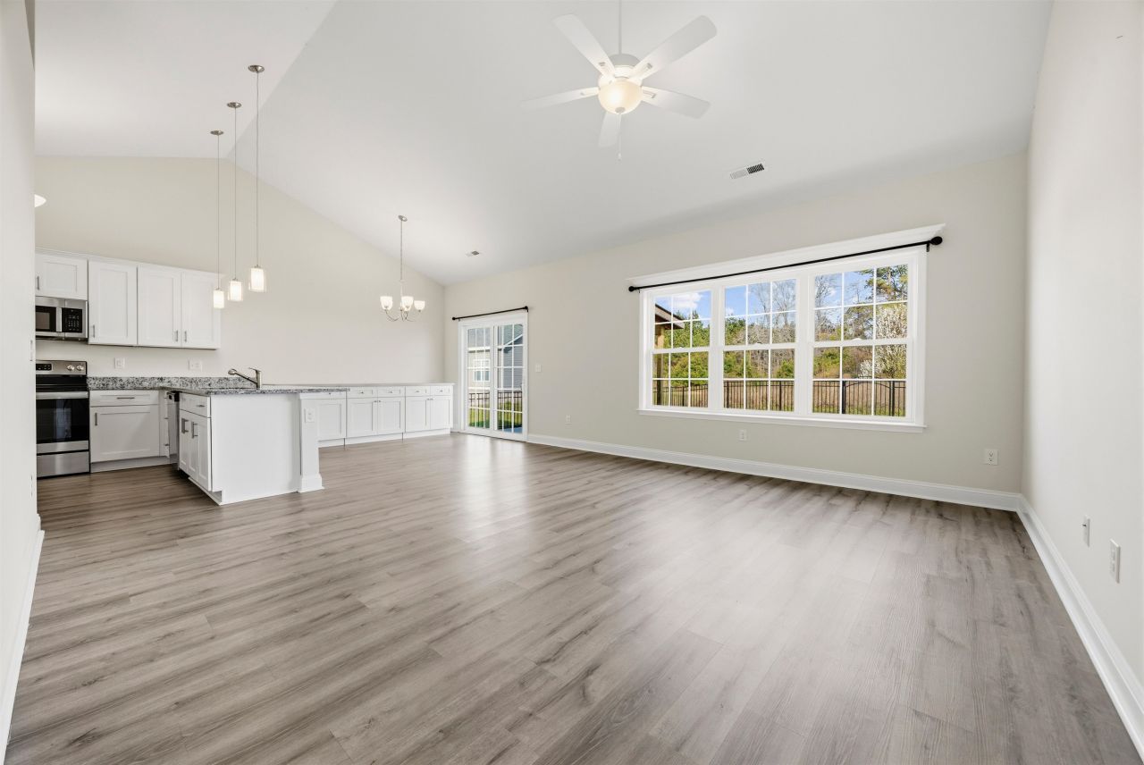 908 Sandridge Rd. Photo 3