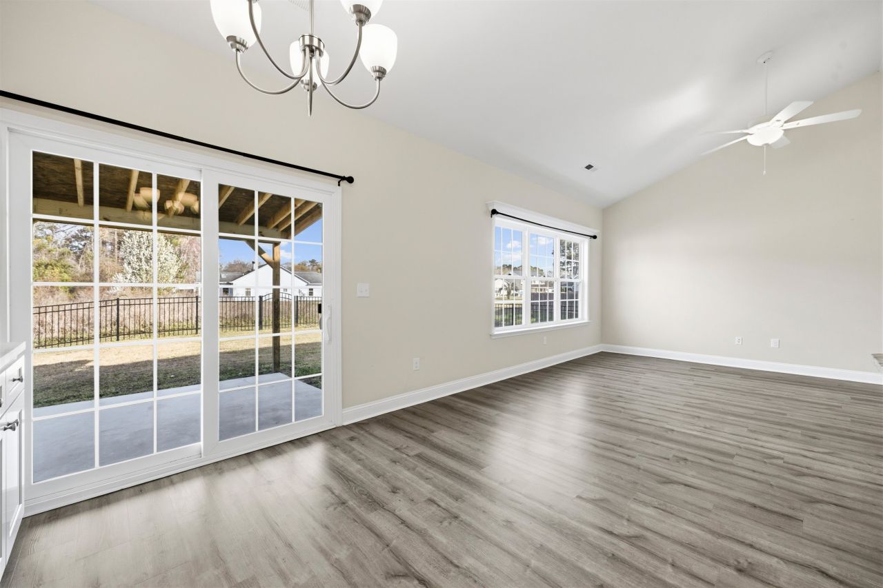 908 Sandridge Rd. Photo 4