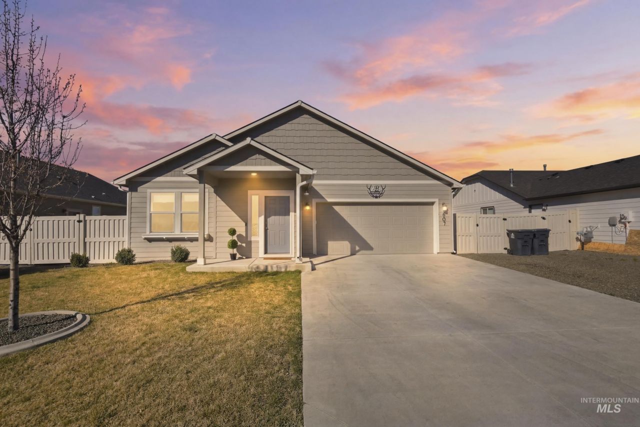 403 Chimney Swift Avenue, Caldwell, ID 83605 Main Photo